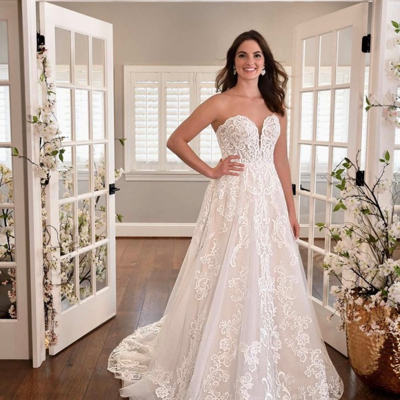 Essense of Australia Brand New Wedding Gown - Picture 6 of 8